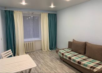 Сдается двухкомнатная квартира, 43 м2, Калининград, Уральская улица, 4