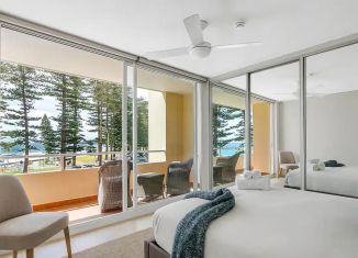 Продается 2-ком. квартира, 49.7 м2, Сочи, улица Орджоникидзе, 26Б, микрорайон Центральный