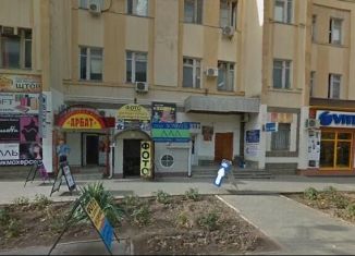 Сдаю в аренду торговую площадь, 17 м2, Элиста, улица В.И. Ленина, 245, Центральный район