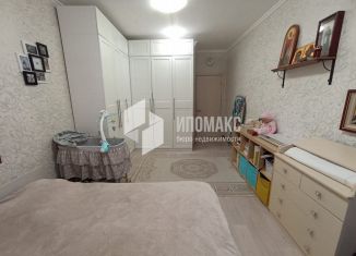 Продам 2-ком. квартиру, 67 м2, Апрелевка, улица Островского, 36