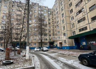 Продам трехкомнатную квартиру, 60.9 м2, Белгородская область, улица Губкина, 22