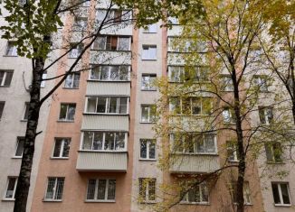 Продам 2-ком. квартиру, 37.1 м2, Москва, Гвардейская улица, 3к2, метро Кунцевская