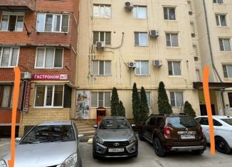 Продается 4-комнатная квартира, 100 м2, Каспийск, улица Ленина, 78А