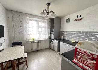 Сдается 2-ком. квартира, 55 м2, Челябинск, Октябрьская улица, 5, Тракторозаводский район