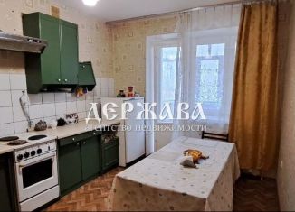 Сдаю 2-ком. квартиру, 77 м2, Старый Оскол, Комсомольский проспект, 1Б