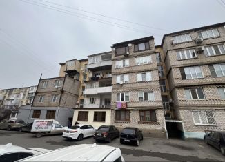 Продаю однокомнатную квартиру, 38 м2, Махачкала, улица Макарова, 19