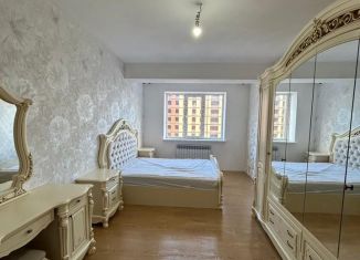 Сдается 2-ком. квартира, 90 м2, Каспийск, улица Амет-хан Султана, 25