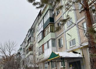 Продам 2-ком. квартиру, 445 м2, Оренбург, улица Дружбы, 3/4