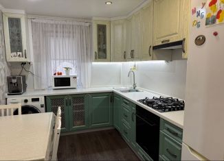 Продам 3-комнатную квартиру, 61.5 м2, Аксай, Садовая улица, 14А