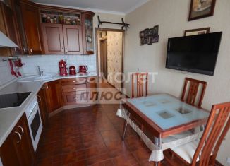 Продам 3-комнатную квартиру, 108 м2, Люберцы, улица Авиаторов, 8