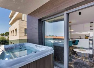 Продаю 2-ком. квартиру, 48.9 м2, посёлок городского типа Сириус, Парусная улица, 10