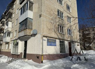 Продаю торговую площадь, 93 м2, Полевской, улица Торопова, 3