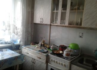 Сдаю в аренду 1-ком. квартиру, 32 м2, Курган, Пролетарская улица, 44