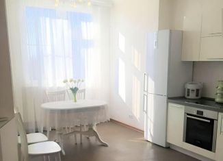 Сдаю 3-ком. квартиру, 70 м2, Москва, улица Мастеркова, 1, метро Автозаводская