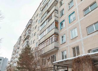 Продается 3-комнатная квартира, 64 м2, Казань, улица Дементьева, 3А