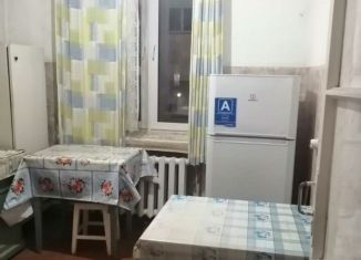 Сдается двухкомнатная квартира, 50 м2, Пермский край, улица Калинина, 15