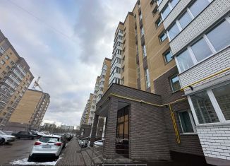 2-комнатная квартира на продажу, 62 м2, Железногорск, Курская улица, 76к4