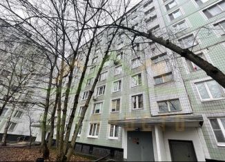 Продам 3-комнатную квартиру, 56.5 м2, Москва, Литовский бульвар, 11к5, метро Новоясеневская