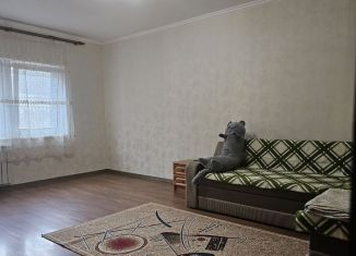 Сдача в аренду 2-комнатной квартиры, 70 м2, Ялта, Суворовская улица, 3