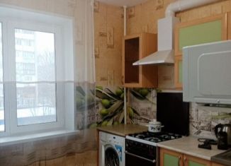 Сдам в аренду 1-ком. квартиру, 40 м2, Саратов, Электронная улица, 11