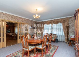 Продам 4-комнатную квартиру, 171.9 м2, Омск, улица Чкалова, 31