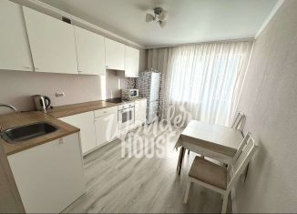 Продам 1-ком. квартиру, 37 м2, Тюмень, Амурская улица, 39, ЖК Парковый