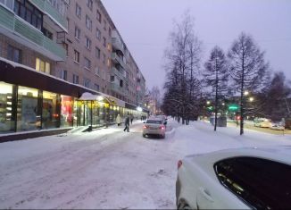 Сдается в аренду торговая площадь, 7 м2, Кострома, улица Голубкова, 14