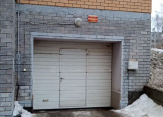 Сдаю в аренду машиноместо, 18 м2, Киров, улица Мира, 29
