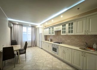 2-ком. квартира в аренду, 80 м2, Симферополь, улица Тургенева, 13А