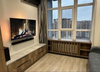 Сдается в аренду 1-комнатная квартира, 37 м2, Астрахань, улица Бехтерева, 2А, ЖК Атмосфера