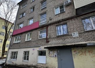 Продаю трехкомнатную квартиру, 41.7 м2, Нижний Новгород, проспект Гагарина, 21к7, метро Ленинская