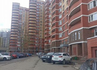 Продаю 2-комнатную квартиру, 64 м2, Троицк, Городская улица, 20