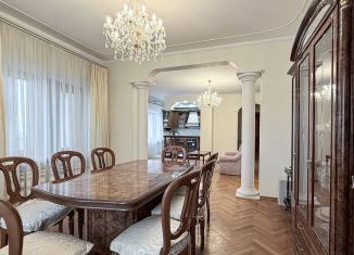 Продажа 3-комнатной квартиры, 130 м2, Таганрог, улица Ленина, 147А