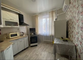 Продается трехкомнатная квартира, 62 м2, Таганрог, улица Сергея Шило, 200