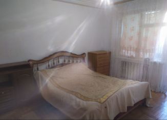 Сдам 3-ком. квартиру, 70 м2, Ставропольский край, улица Героев Медиков, 20