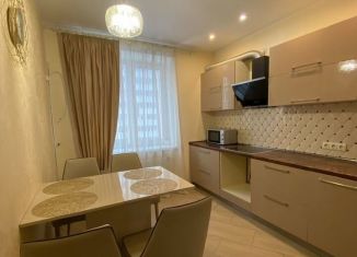 Продается 2-ком. квартира, 55 м2, деревня Малые Колпаны, микрорайон Речной, 3