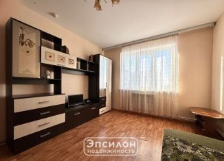 Продам 1-ком. квартиру, 41 м2, Курск, улица Майский Бульвар, 31