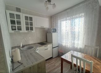 Сдаю в аренду 1-ком. квартиру, 40 м2, Североуральск, Комсомольская улица, 9