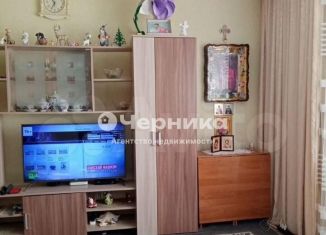 Продаю однокомнатную квартиру, 34 м2, Шахты, улица Калинина, 34б