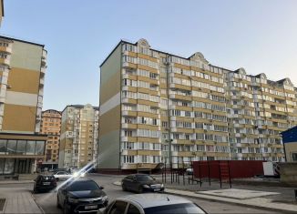 Продается 3-комнатная квартира, 93 м2, Каспийск, улица Магомедали Магомеджановa, 18к3, ЖК Стройко