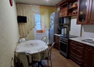 Сдается в аренду 3-комнатная квартира, 60 м2, Нижнекамск, улица Бызова, 18