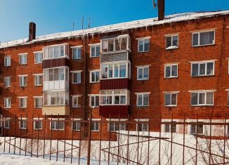 Продажа 3-ком. квартиры, 65.2 м2, Болотное, Степная улица, 35