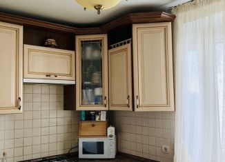 Продам 1-комнатную квартиру, 42 м2, Брянск, улица Романа Брянского, 14