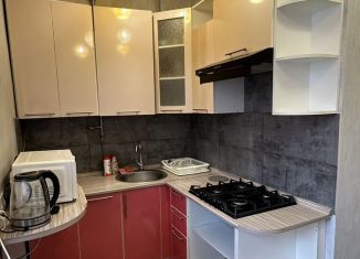 Сдается 2-ком. квартира, 40 м2, Астрахань, улица Чехова, 38