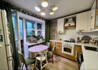 Продается двухкомнатная квартира, 53 м2, Кронштадт, улица Зосимова, 2