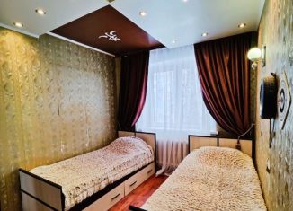 Продаю трехкомнатную квартиру, 64 м2, Кольчугино, площадь Ленина, 8