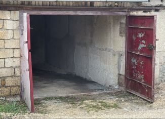 Продаю гараж, 30 м2, поселок городского типа Зуя, Парковая улица