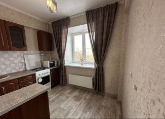 Сдам в аренду 1-ком. квартиру, 30 м2, Омск, Транссибирская улица, 1