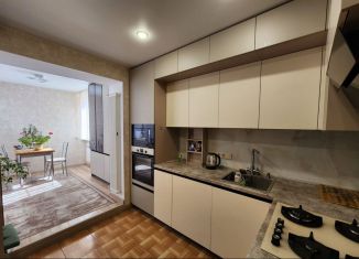 Продам 4-ком. квартиру, 71.8 м2, Ставрополь, улица Пирогова, 48/2, микрорайон № 34