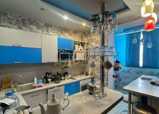 Продаю 2-ком. квартиру, 57 м2, Оренбургская область, улица Поляничко, 12/1